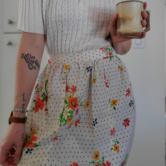 VINTAGE Floral Patterned Apron - Picture 3 of 4
